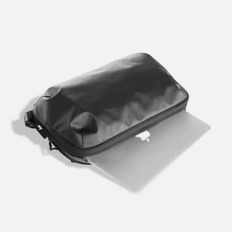 Tech Sling Ballistic Nylon 7L  - đánh giá và giá Office Tech Bag